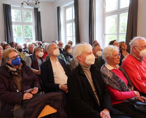 Publikum in der Villa Weingärtner