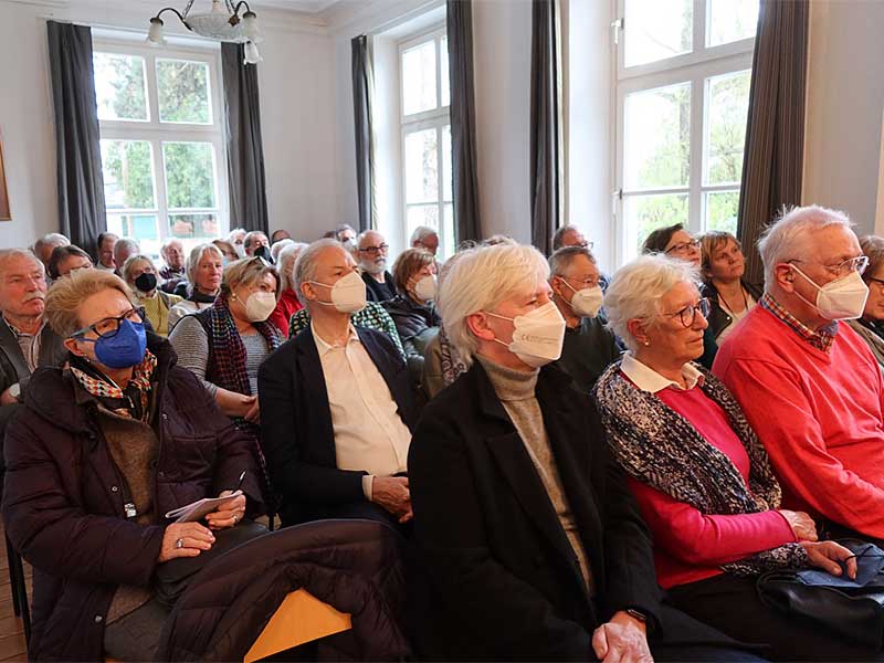 Publikum in der Villa Weingärtner